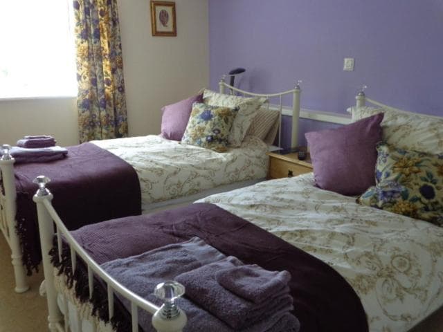 The Lilac Room - Image 1